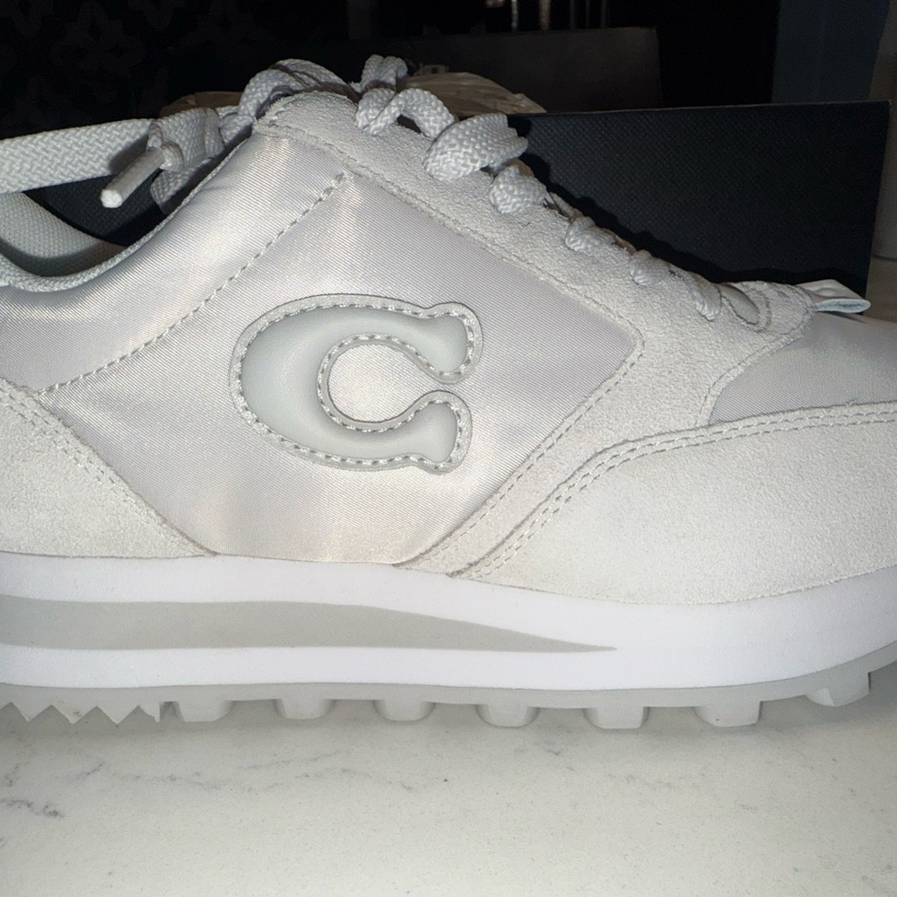 *NEW* Coach Women’s Runner Signature Logo Retro Sneaker - Size 7.5